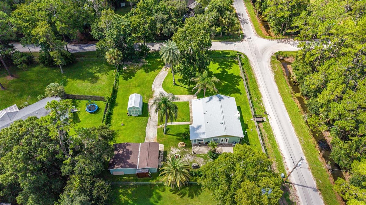2533 GUAVA DRIVE — photo 34 of 36