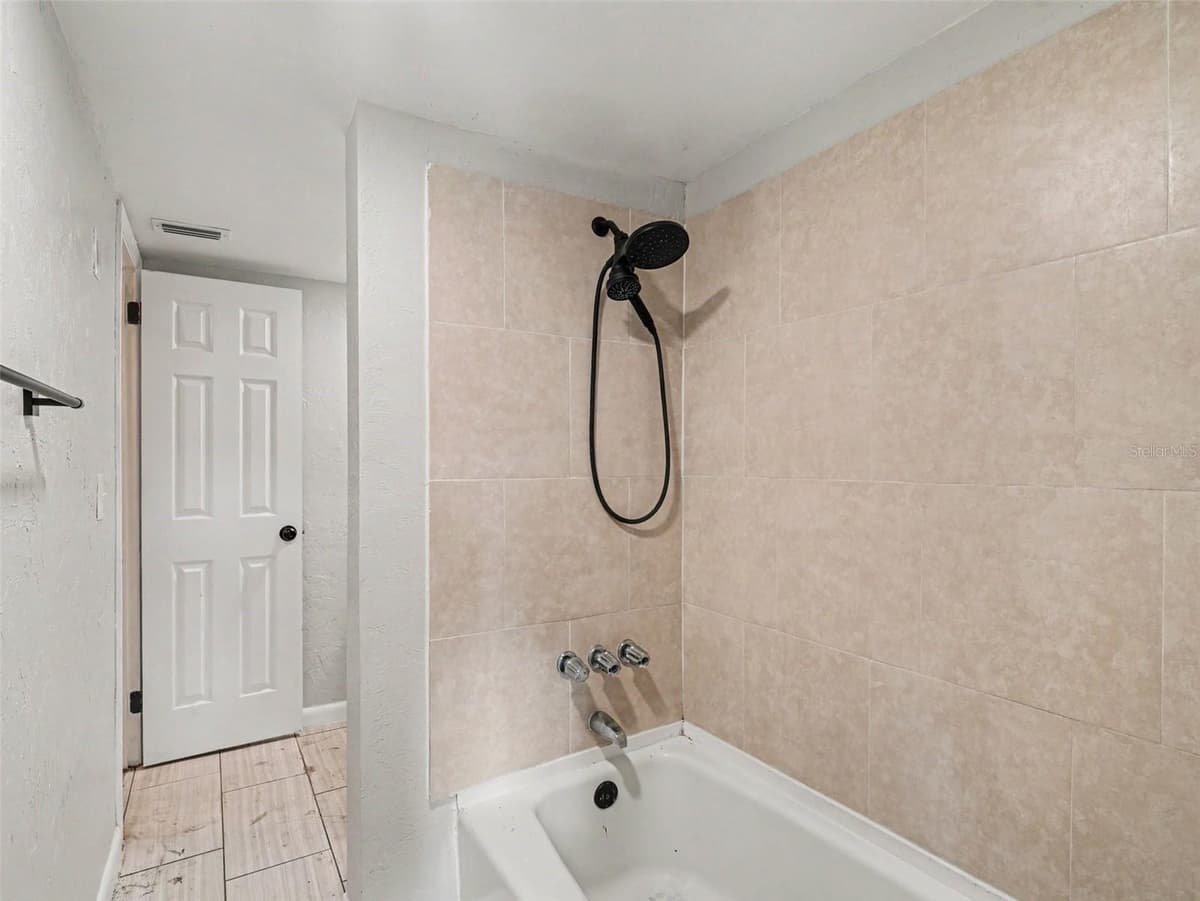 4023 LAKE BAYSHORE DRIVE — photo 25 of 41