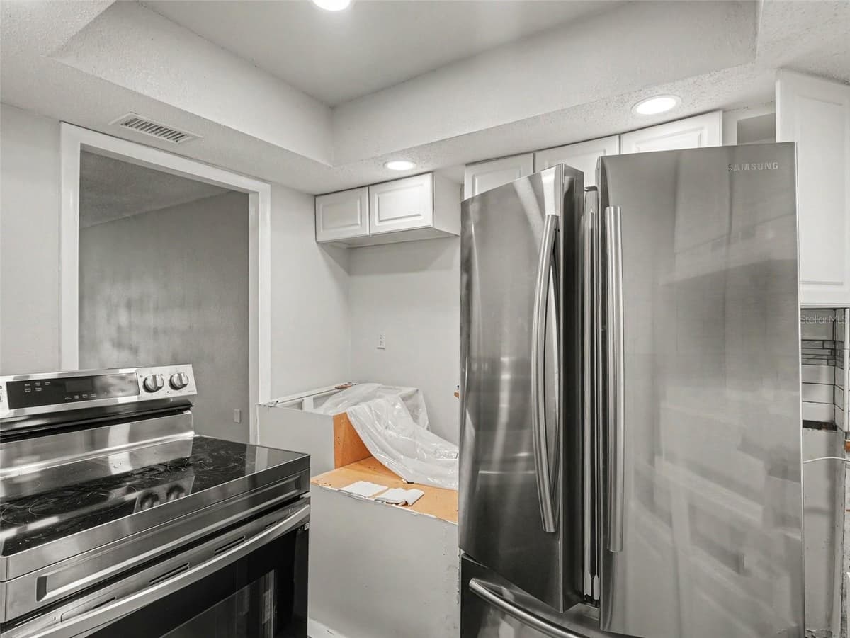 4023 LAKE BAYSHORE DRIVE — photo 18 of 41