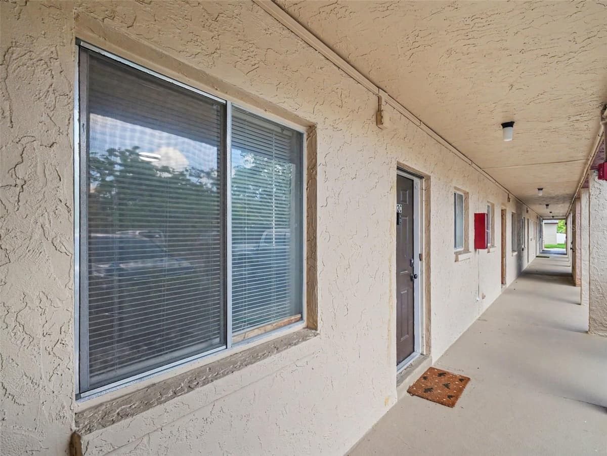 4023 LAKE BAYSHORE DRIVE — photo 8 of 41