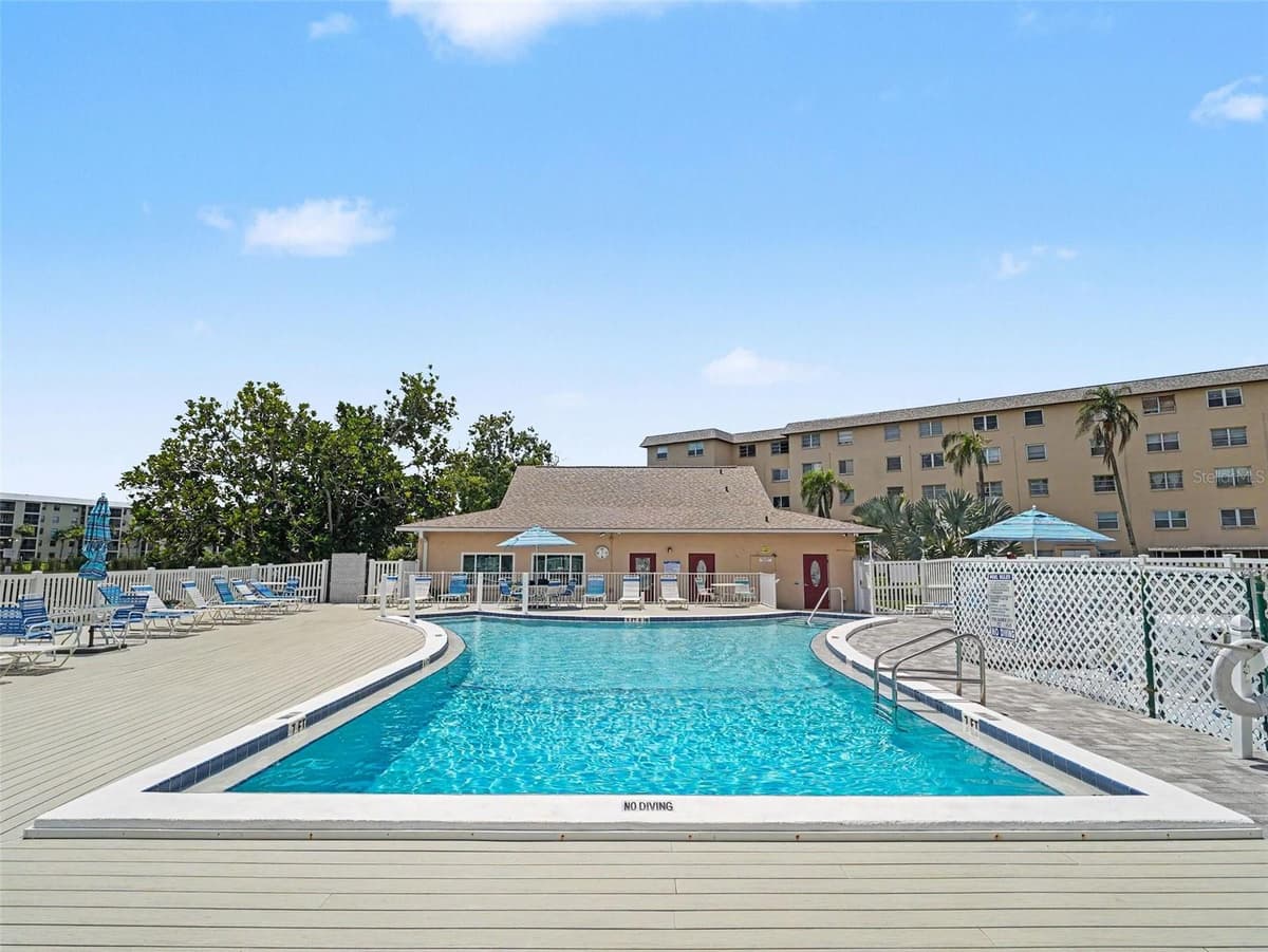 4023 LAKE BAYSHORE DRIVE — photo 40 of 41