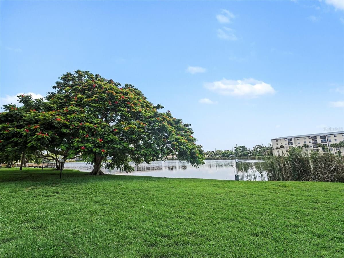 4023 LAKE BAYSHORE DRIVE — photo 38 of 41