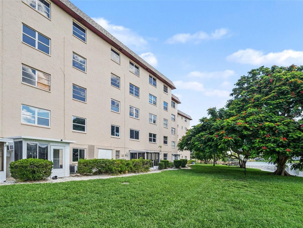 4023 LAKE BAYSHORE DRIVE — photo 37 of 41