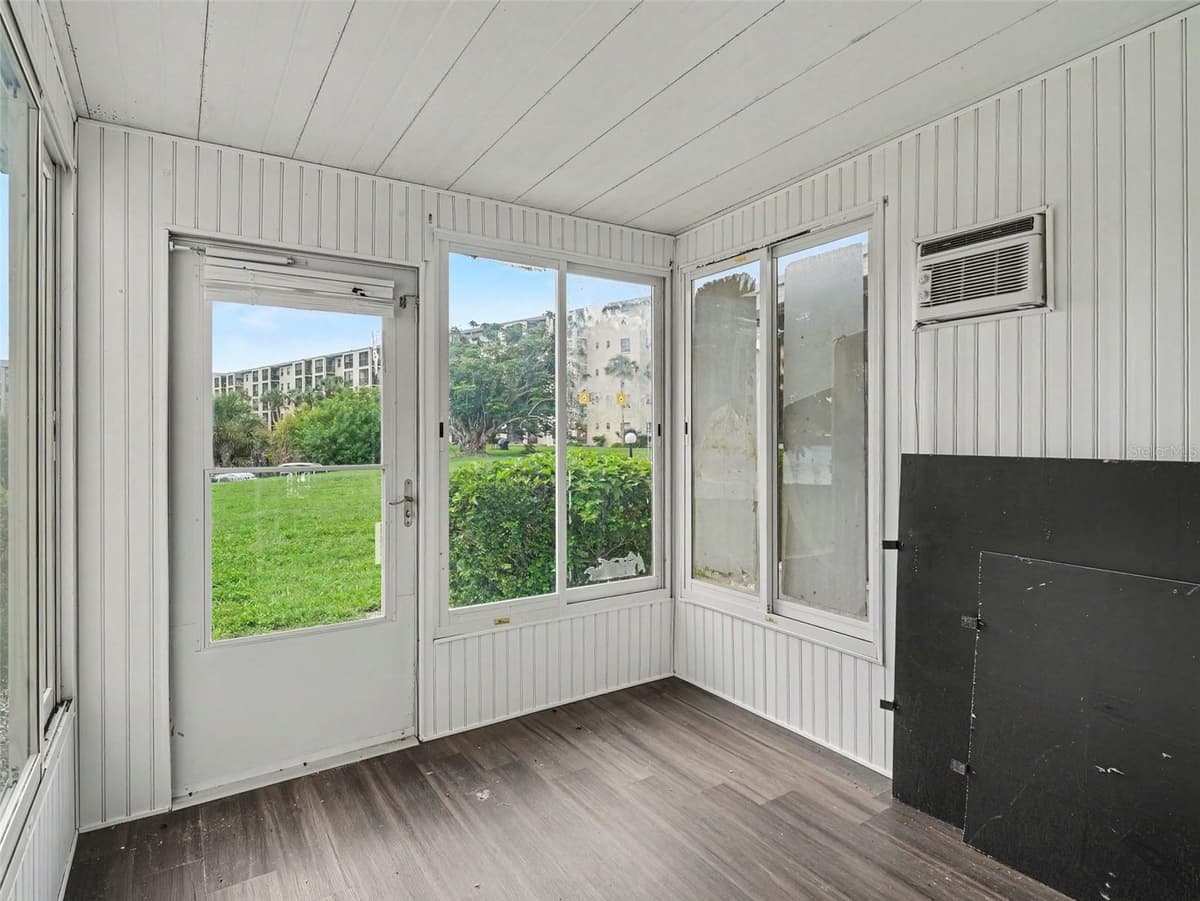 4023 LAKE BAYSHORE DRIVE — photo 32 of 41