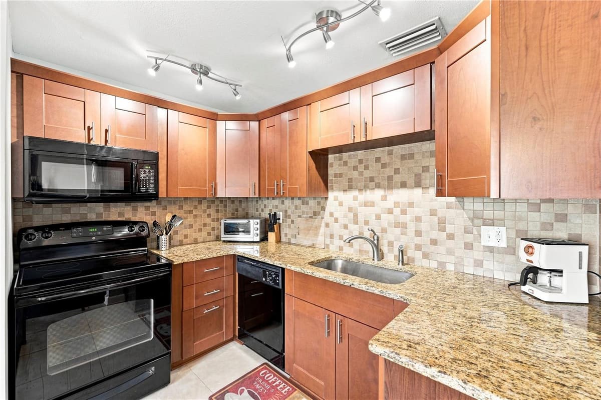 5191 SALMON DRIVE — photo 7 of 35