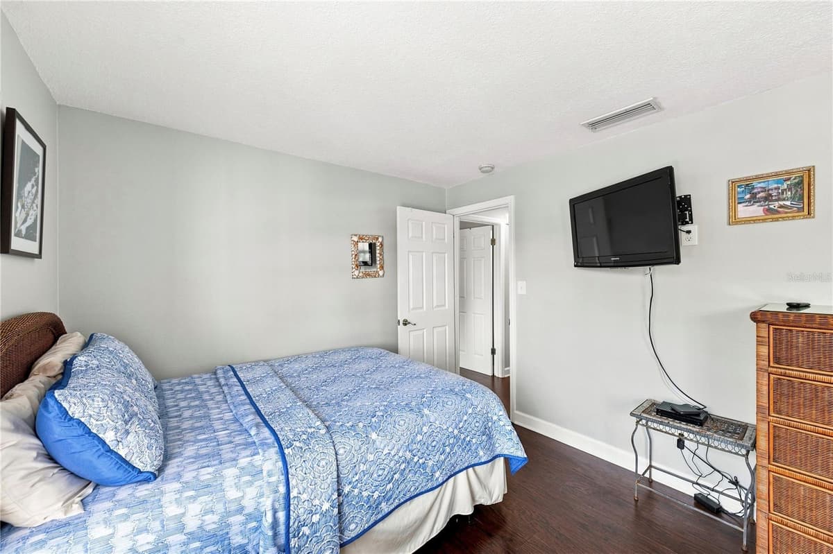5191 SALMON DRIVE — photo 13 of 35
