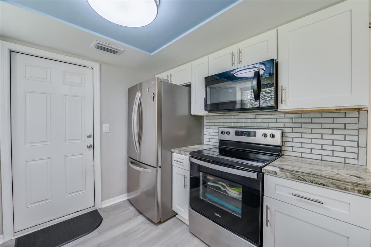 1234 THOMASINA DRIVE — photo 10 of 33