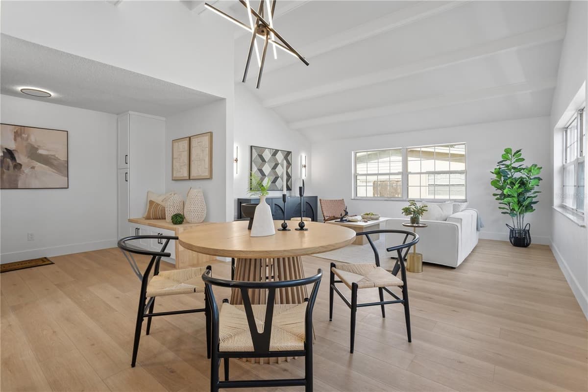 320 BENTON STREET — photo 13 of 40