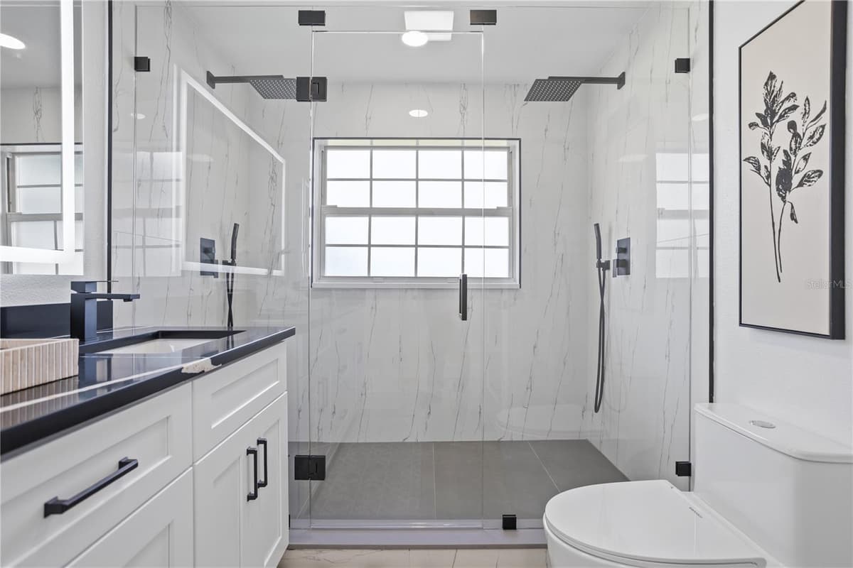 320 BENTON STREET — photo 23 of 40