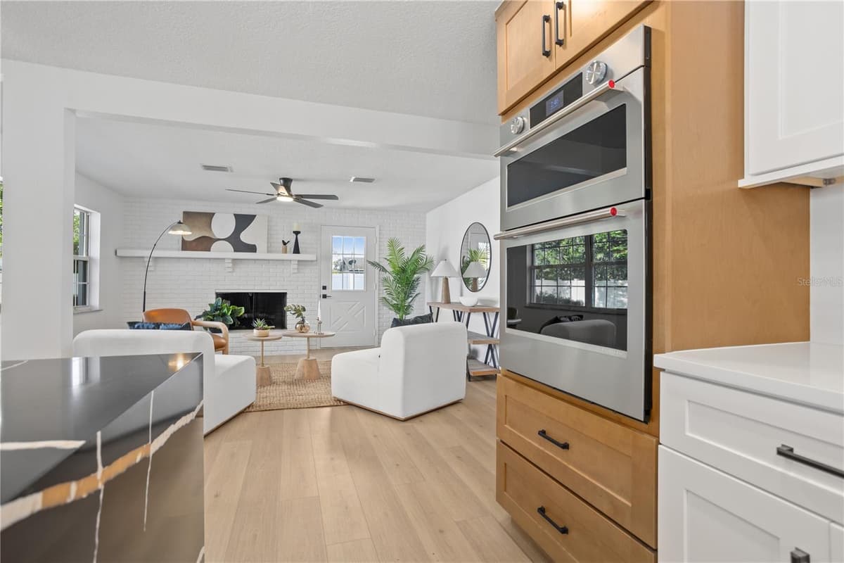 320 BENTON STREET — photo 15 of 40