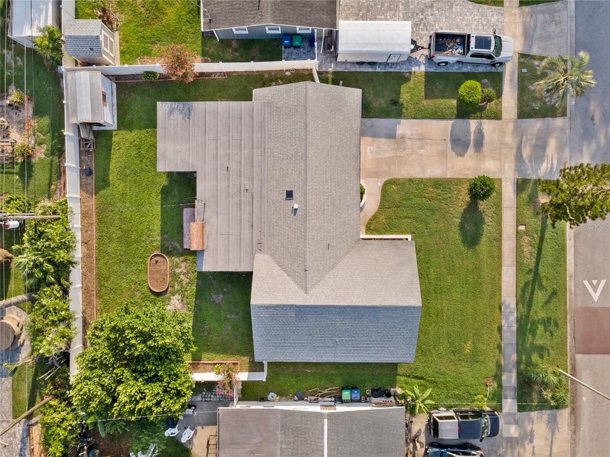 320 BENTON STREET — photo 37 of 40