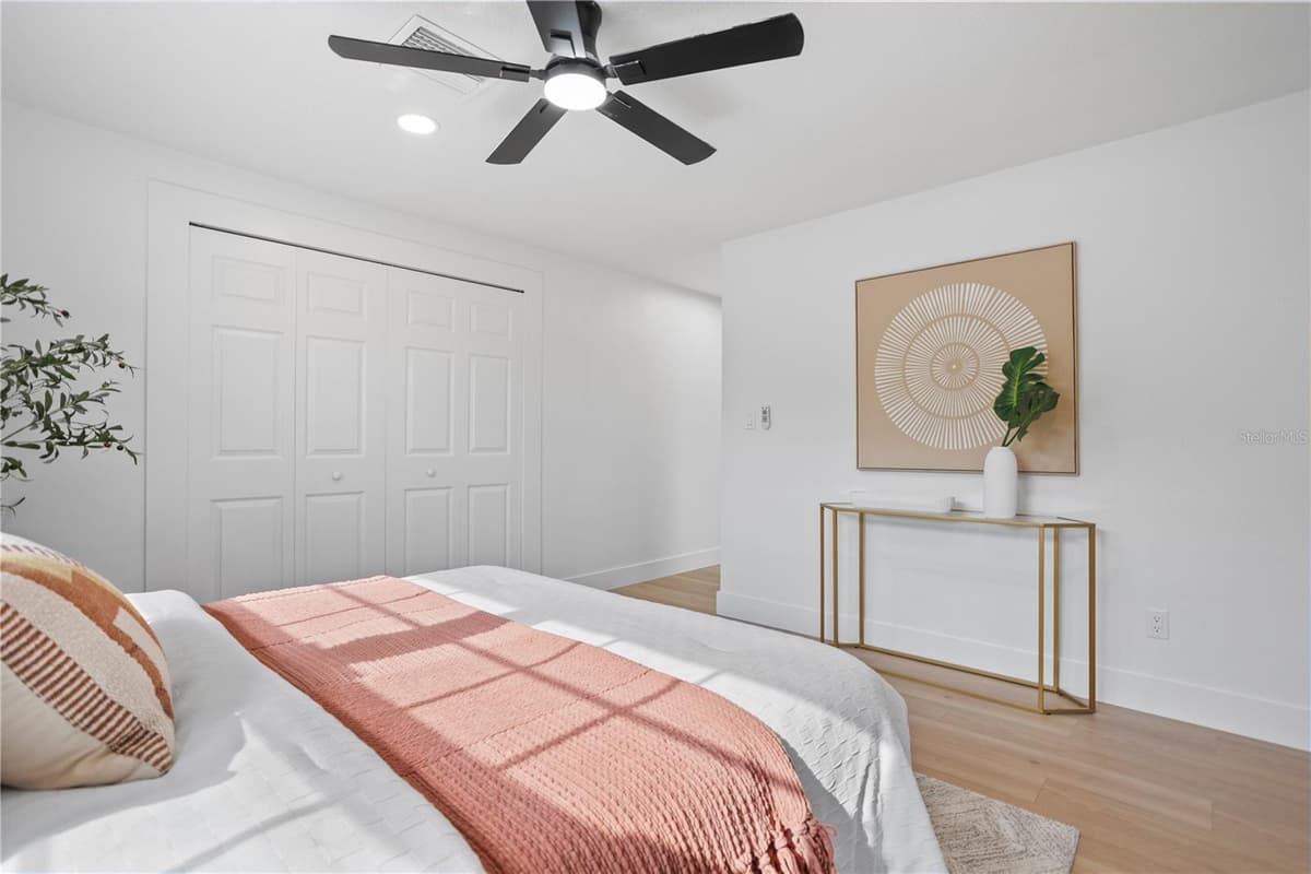 320 BENTON STREET — photo 20 of 40