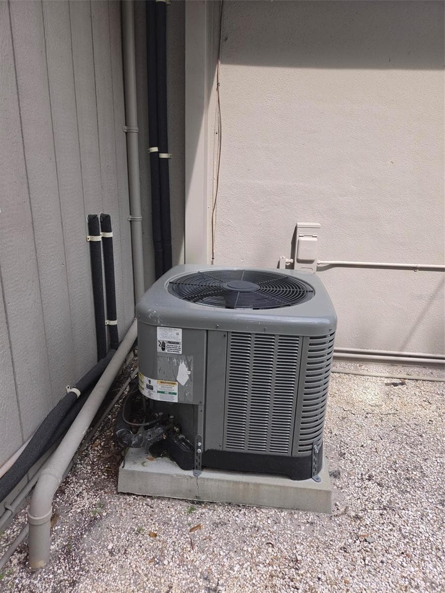 20 SATURN AVENUE — photo 39 of 40