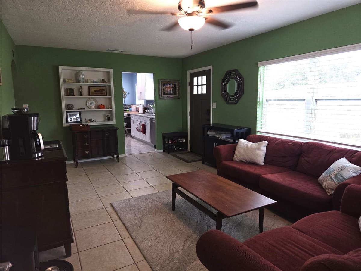 20 SATURN AVENUE — photo 6 of 40