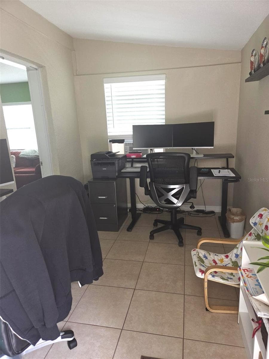 20 SATURN AVENUE — photo 29 of 40