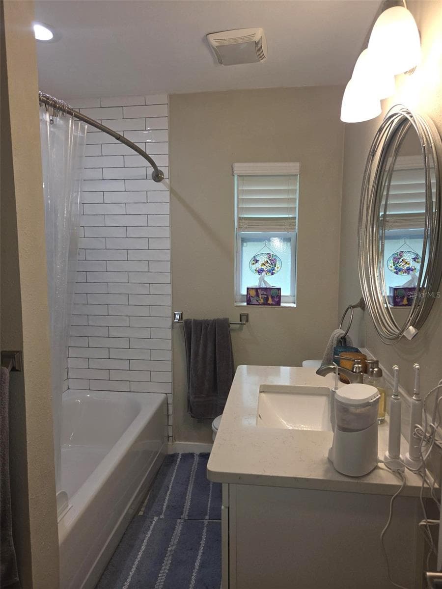 20 SATURN AVENUE — photo 18 of 40
