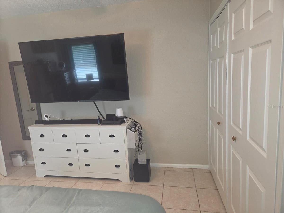 20 SATURN AVENUE — photo 16 of 40