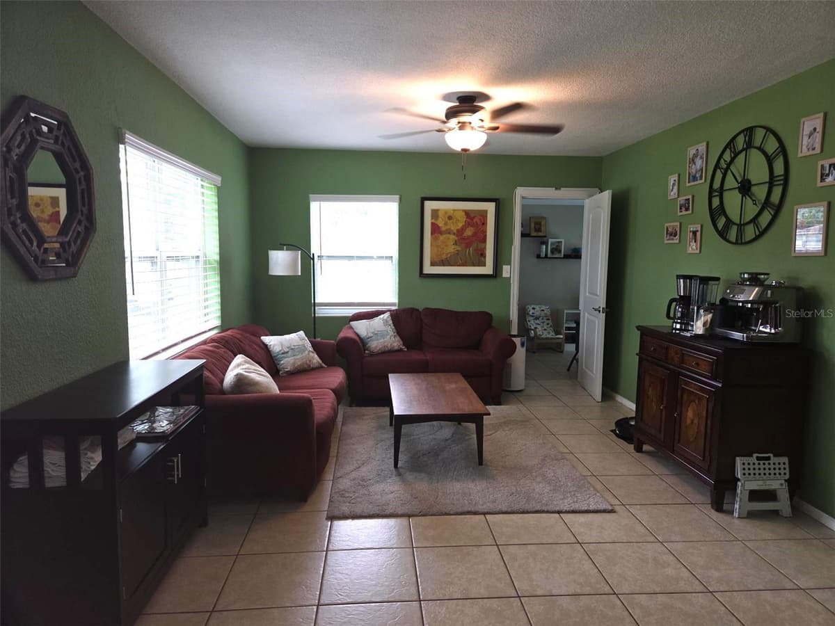 20 SATURN AVENUE — photo 5 of 40