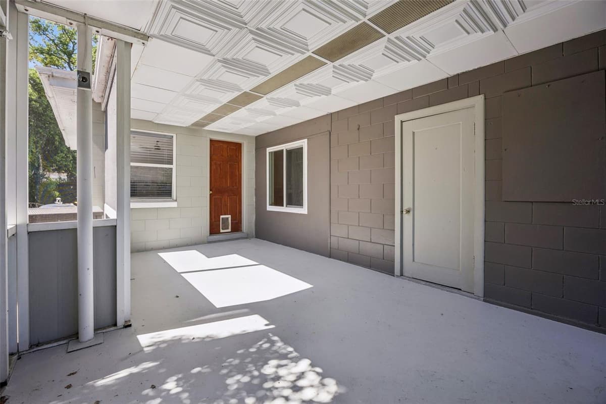707 CRYSTAL LAKE DRIVE — photo 34 of 46