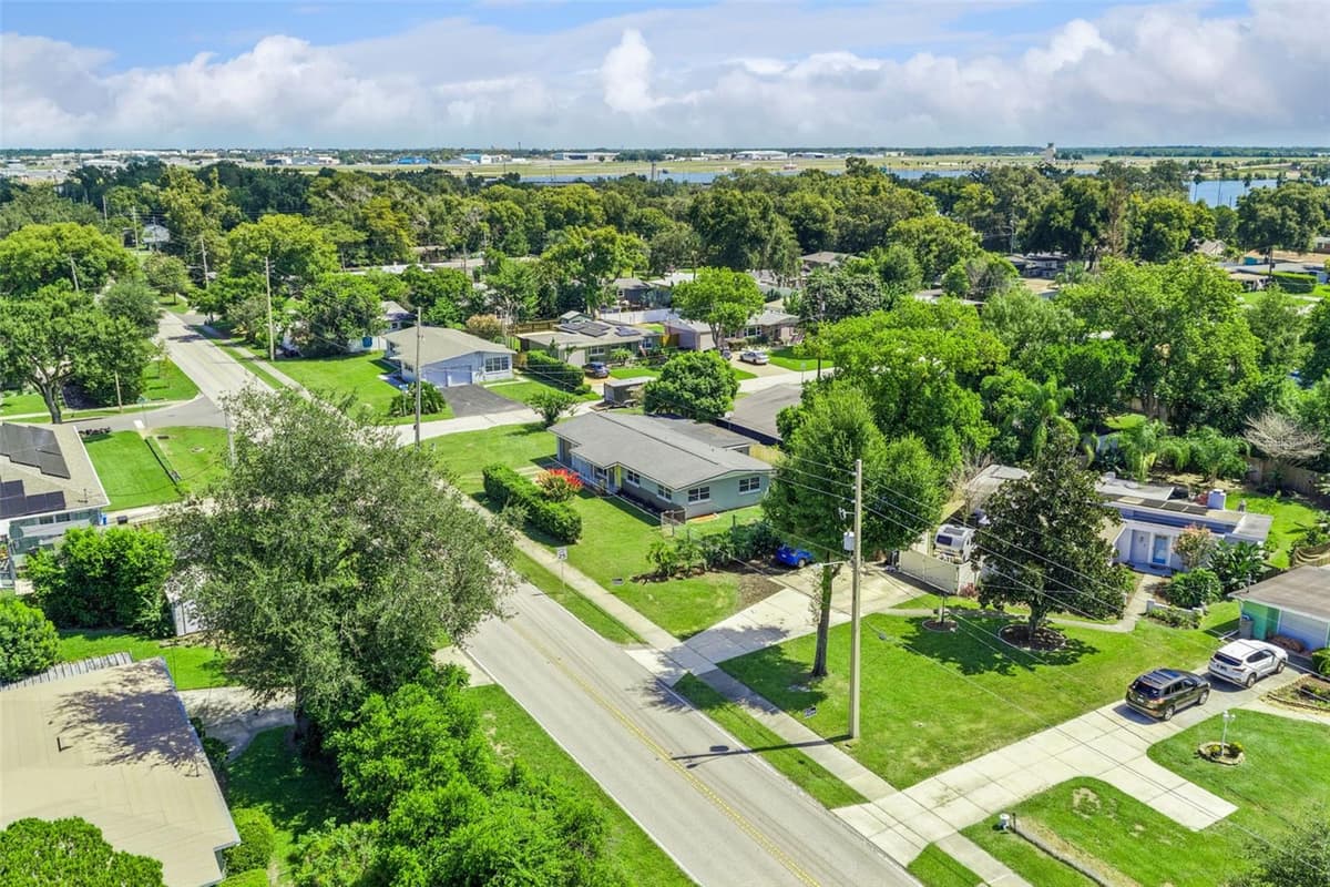 707 CRYSTAL LAKE DRIVE — photo 45 of 46