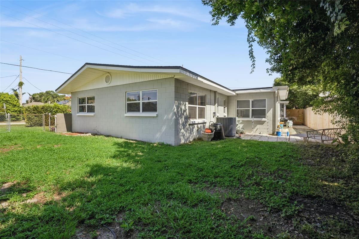 707 CRYSTAL LAKE DRIVE — photo 37 of 46