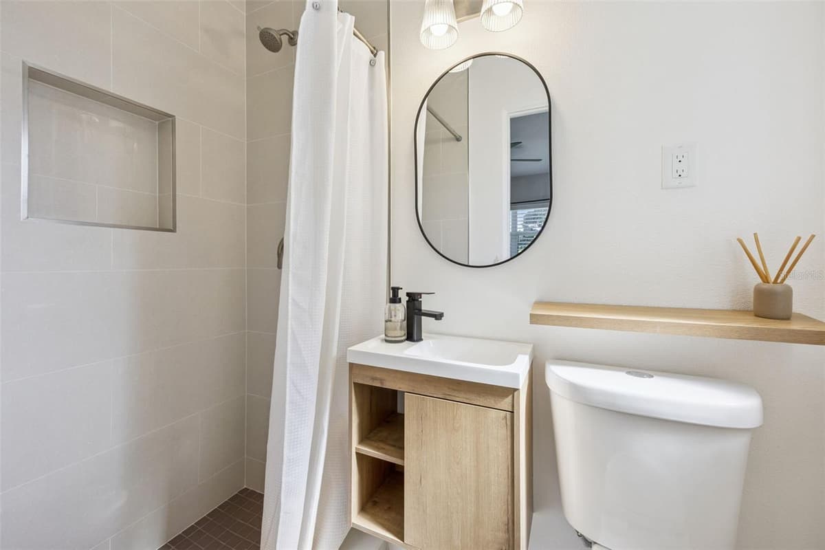 707 CRYSTAL LAKE DRIVE — photo 33 of 46