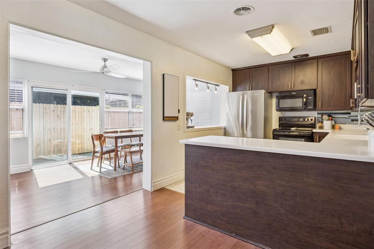 707 CRYSTAL LAKE DRIVE — photo 15 of 46