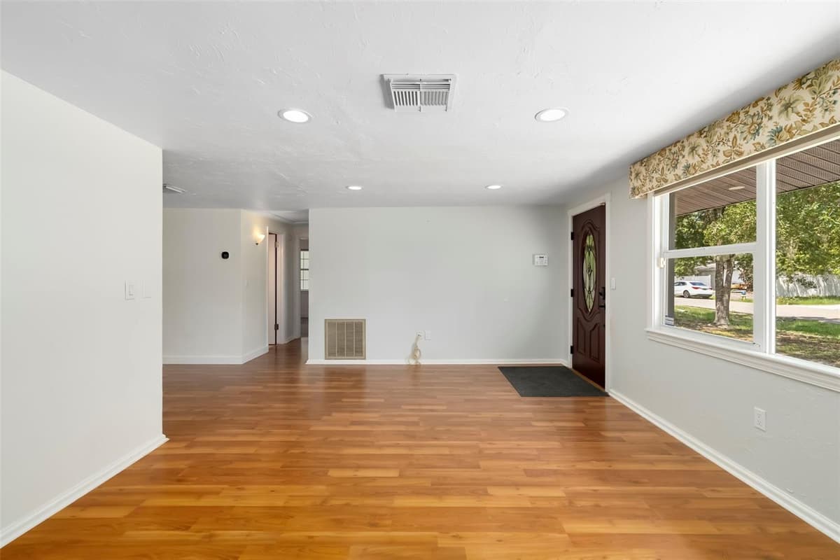 2702 GRAND CAYMAN STREET — photo 8 of 63