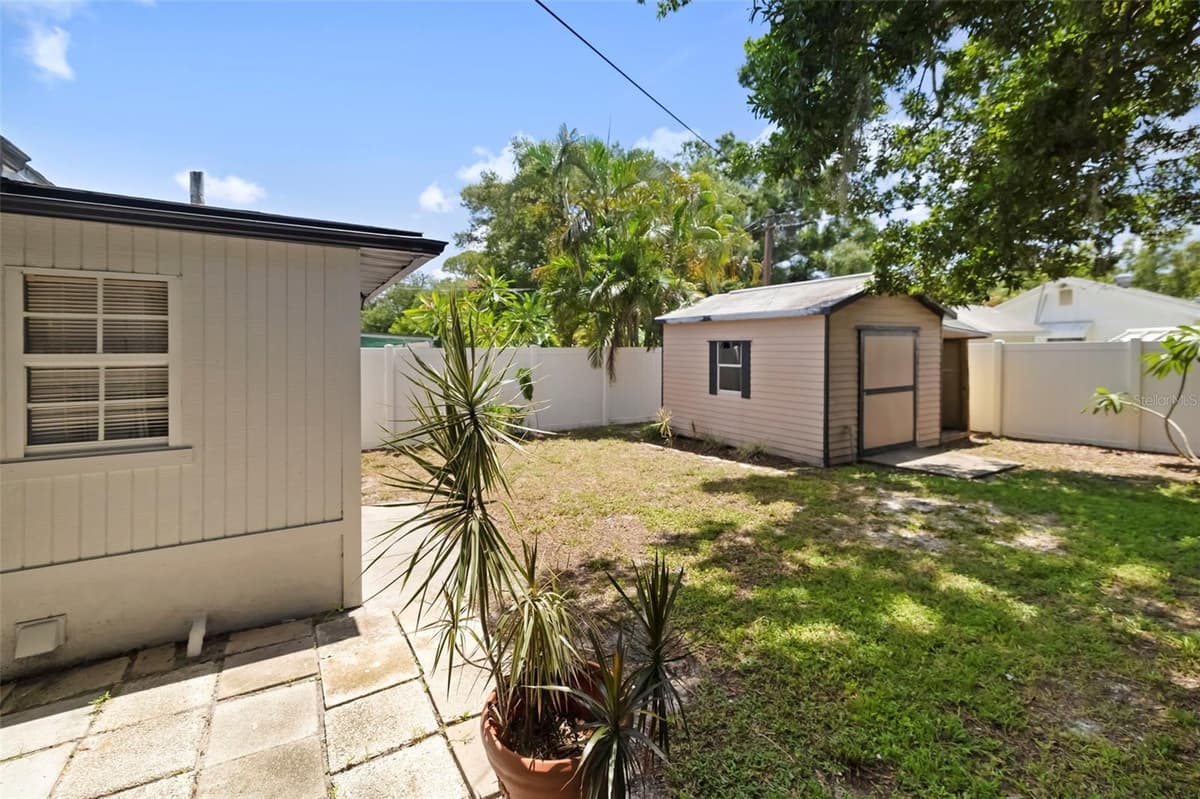 2702 GRAND CAYMAN STREET — photo 34 of 63