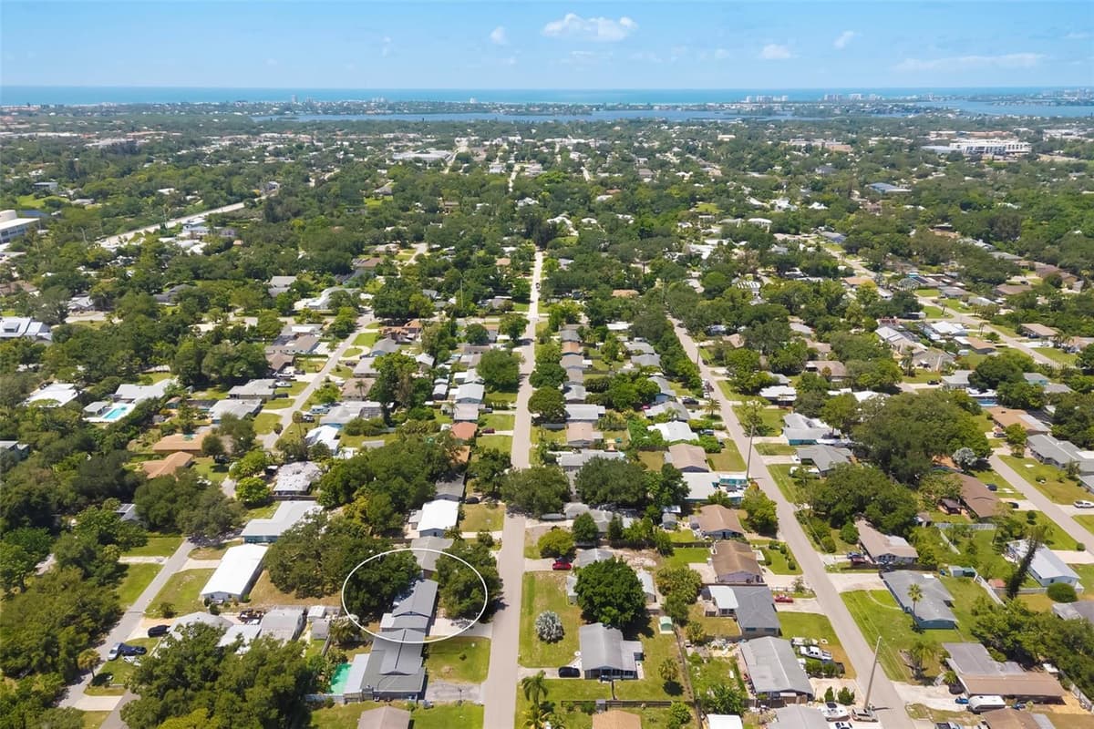 2702 GRAND CAYMAN STREET — photo 41 of 63