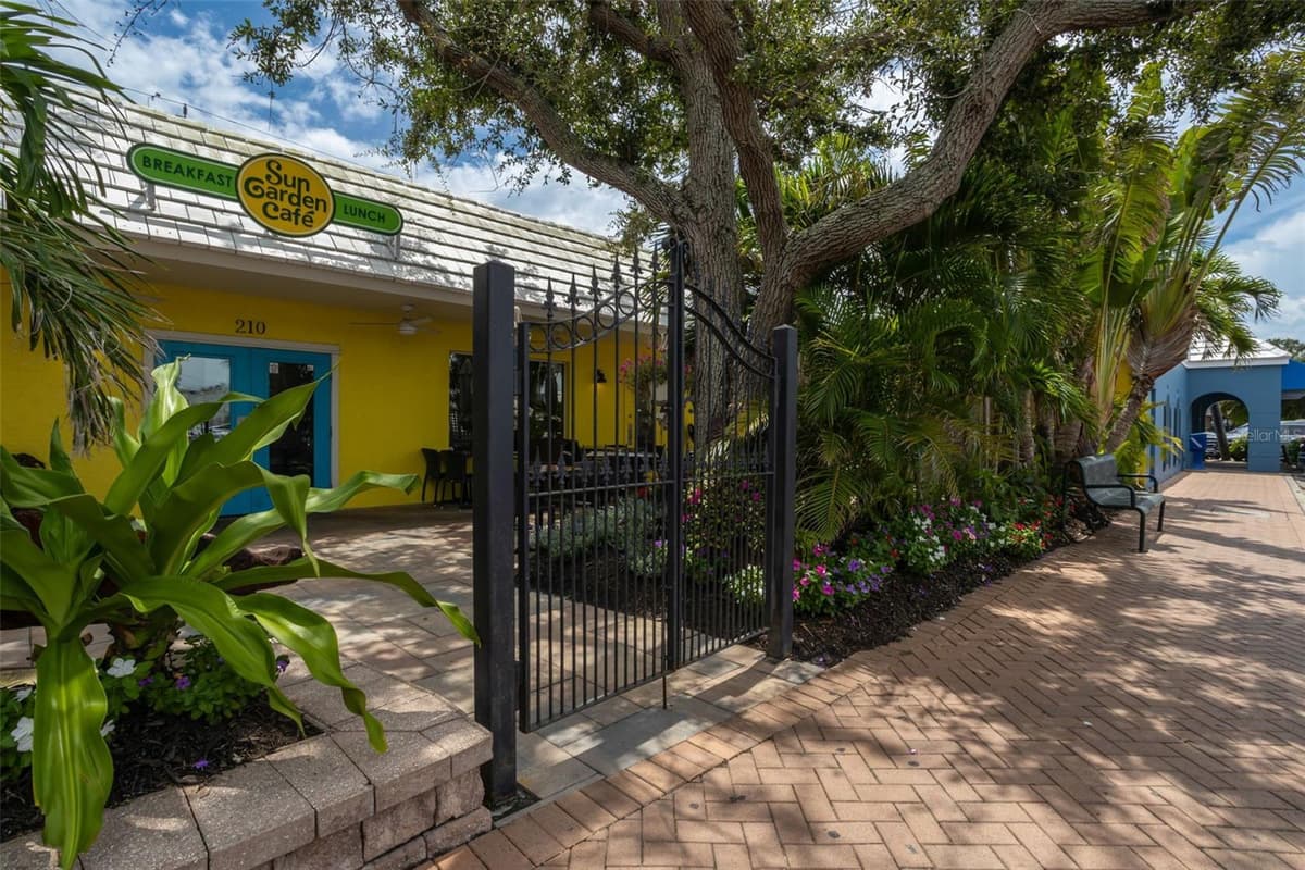 2702 GRAND CAYMAN STREET — photo 53 of 63