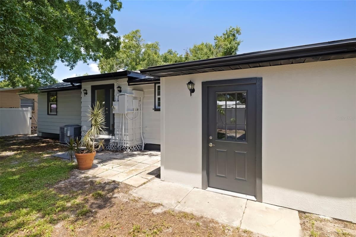 2702 GRAND CAYMAN STREET — photo 32 of 63