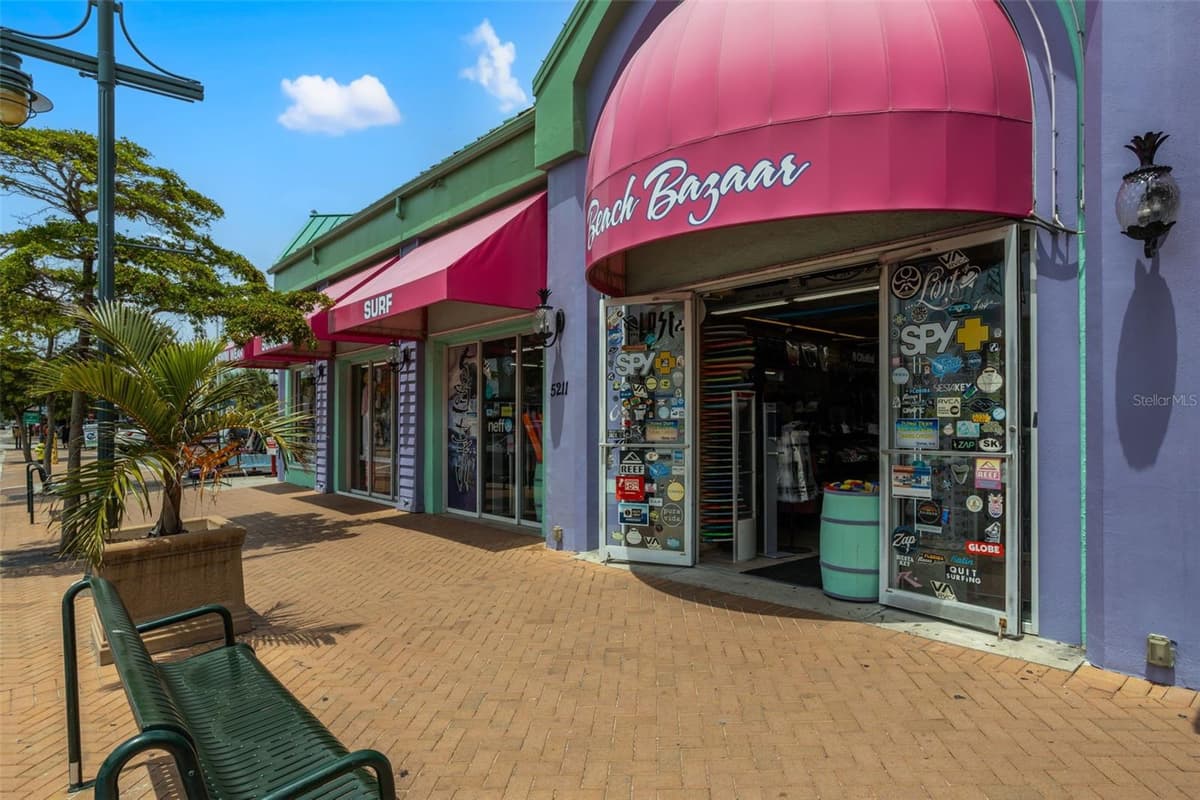2702 GRAND CAYMAN STREET — photo 45 of 63