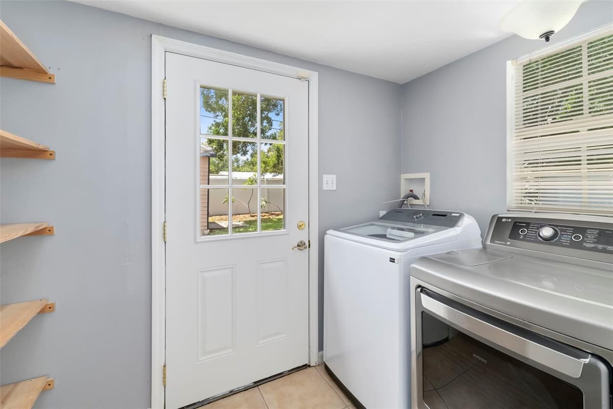 2702 GRAND CAYMAN STREET — photo 31 of 63