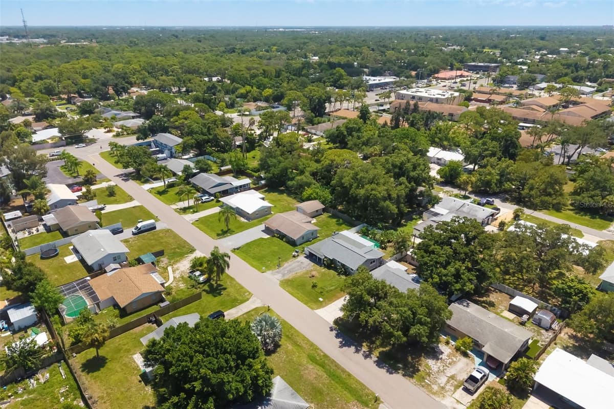 2702 GRAND CAYMAN STREET — photo 17 of 63