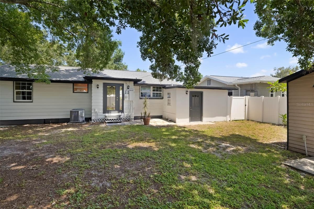2702 GRAND CAYMAN STREET — photo 33 of 63