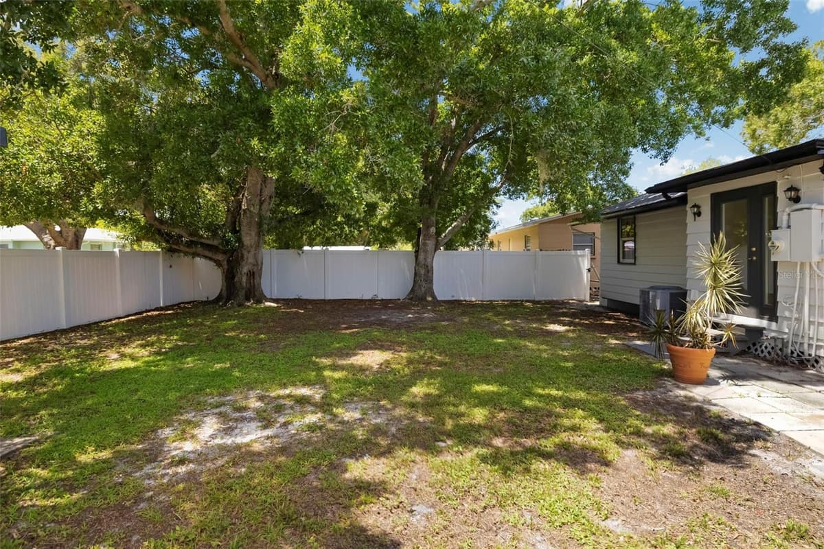 2702 GRAND CAYMAN STREET — photo 40 of 63