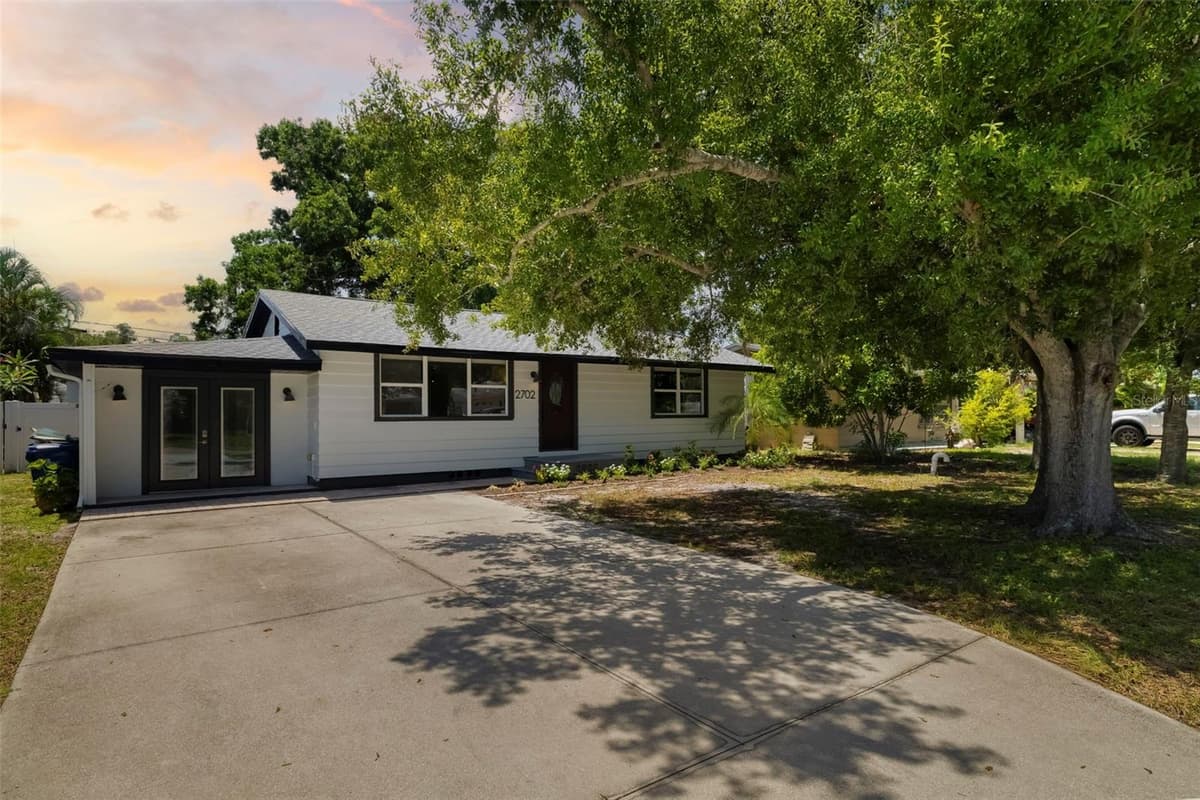 2702 GRAND CAYMAN STREET — photo 2 of 63
