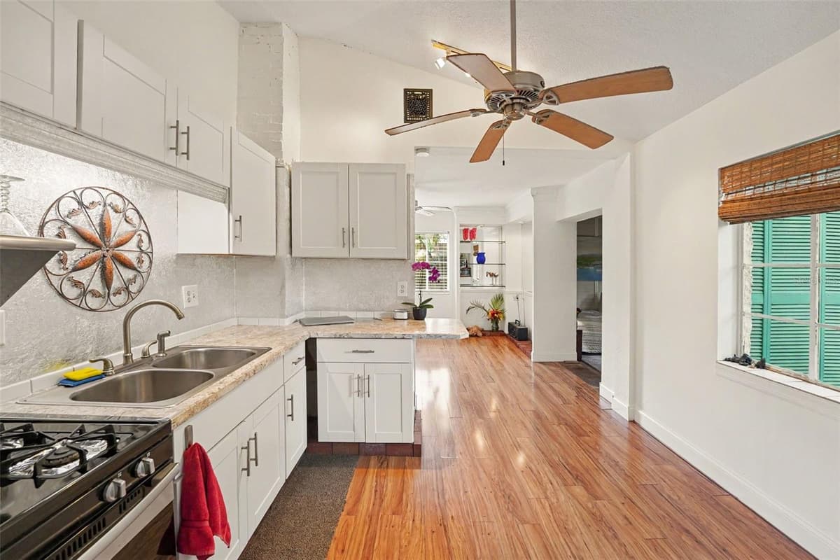 3505 MCELROY AVENUE — photo 11 of 30