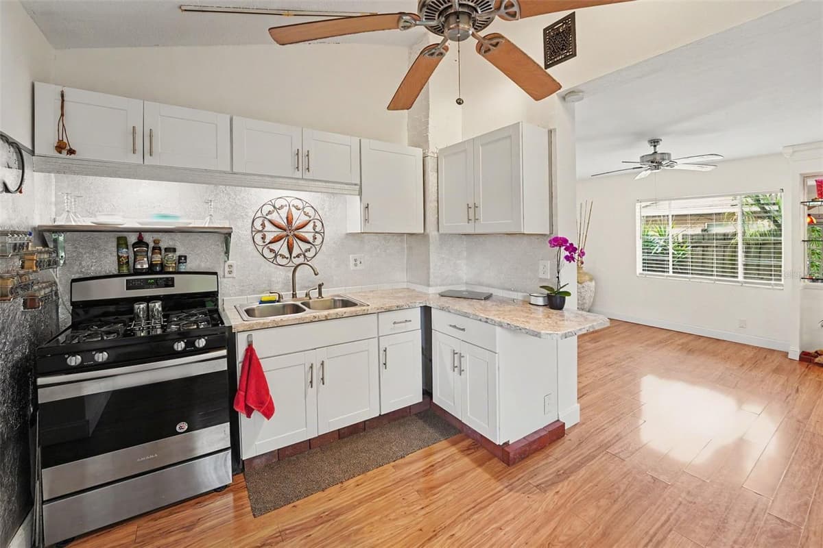 3505 MCELROY AVENUE — photo 10 of 30