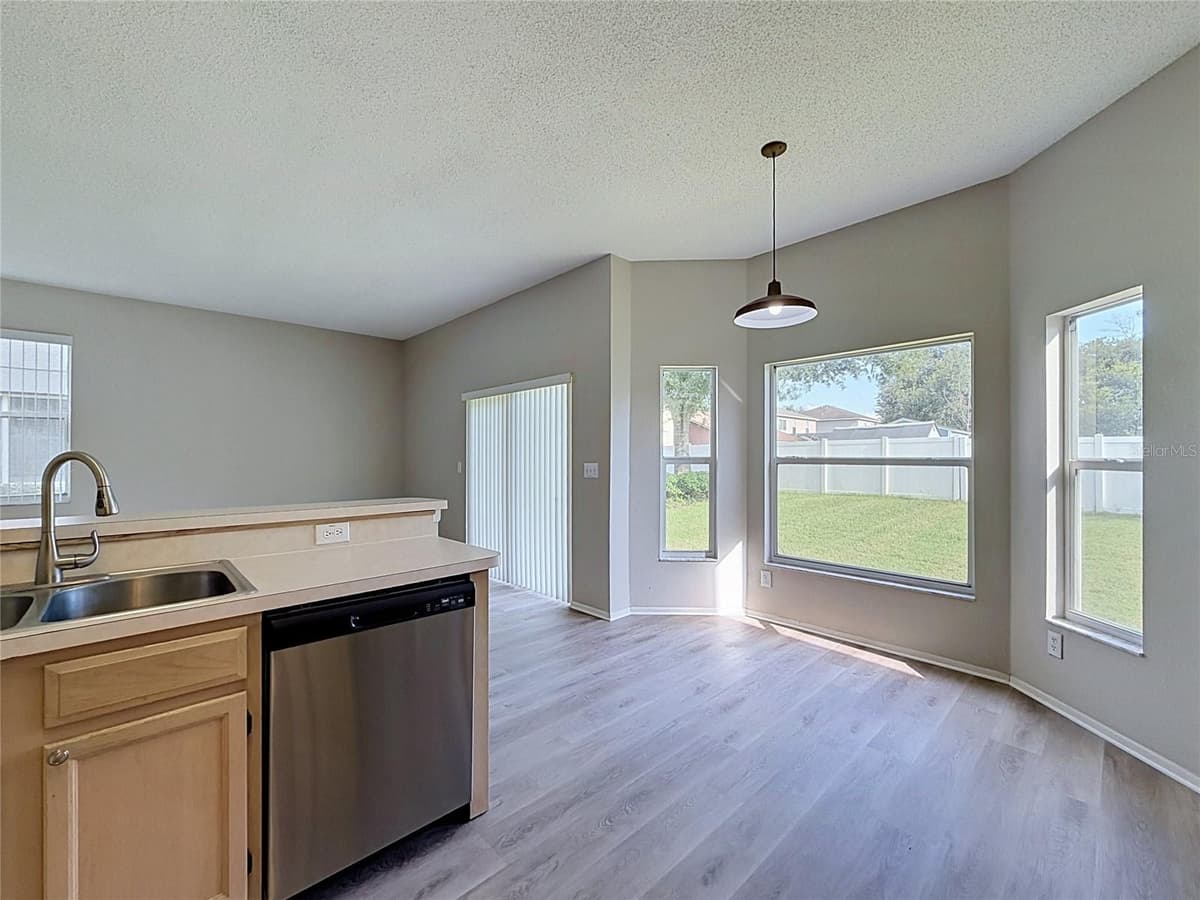 27402 CORAL SPRINGS DRIVE — photo 13 of 38
