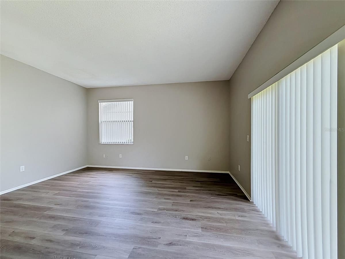 27402 CORAL SPRINGS DRIVE — photo 17 of 38