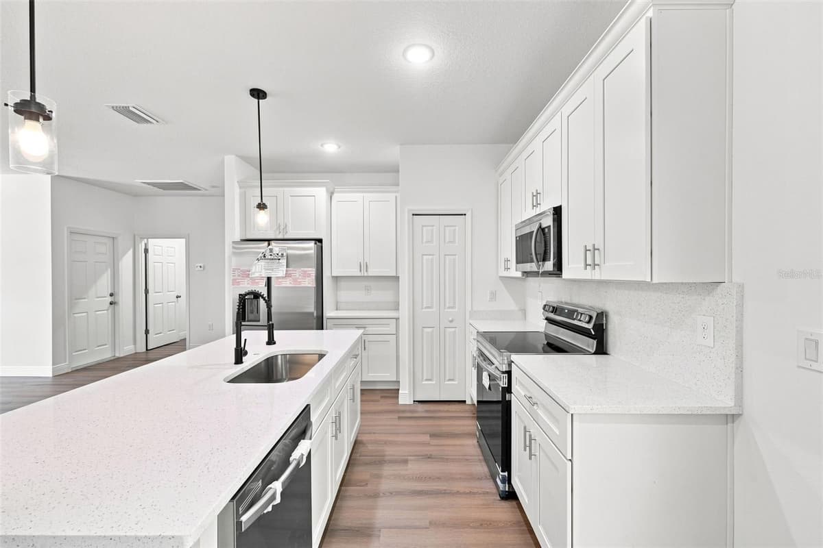 7930 PITCAIRN WAY — photo 15 of 35