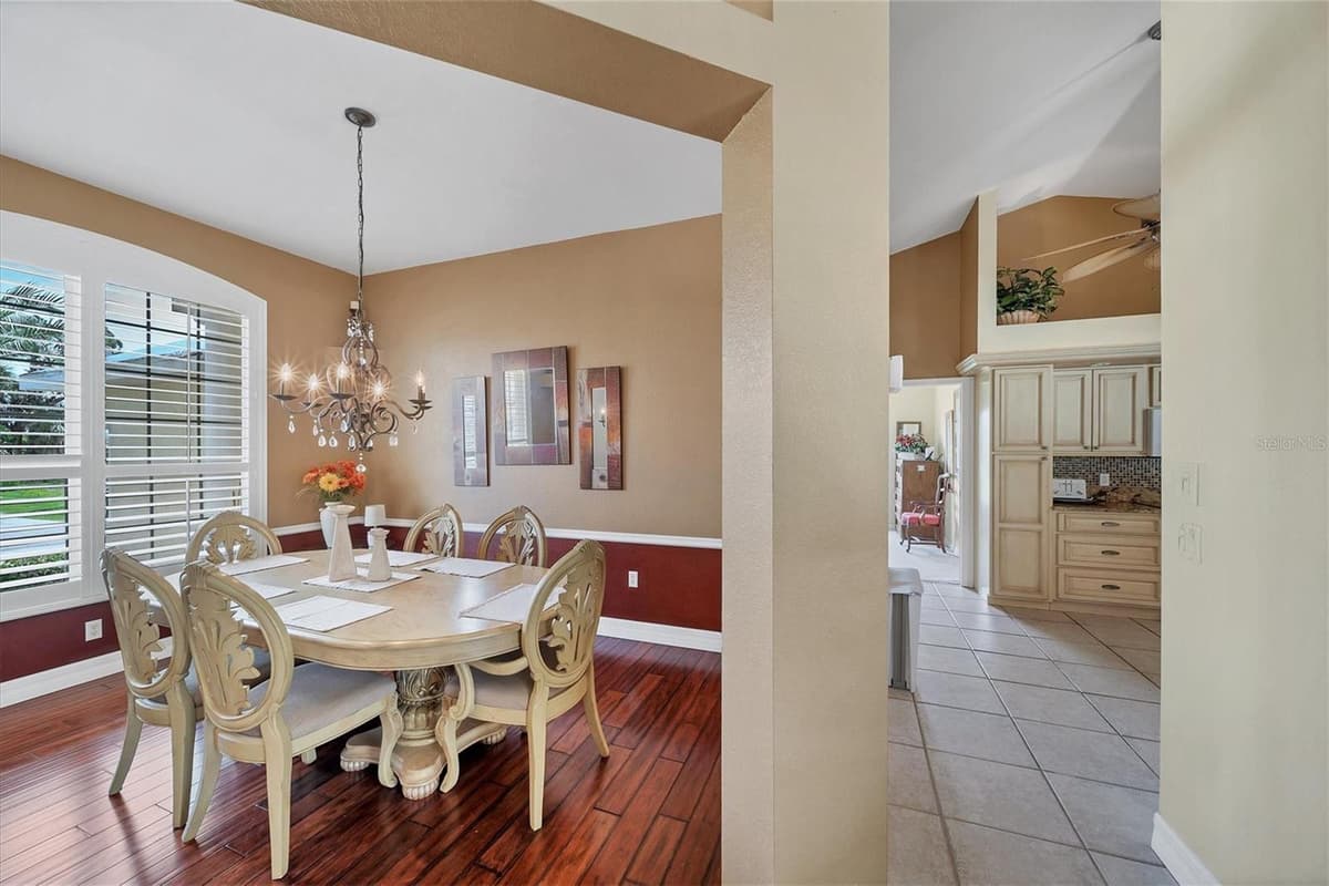 36 PINE VALLEY COURT — photo 6 of 42