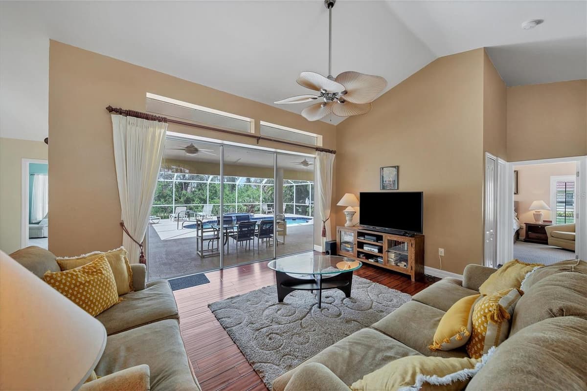 36 PINE VALLEY COURT — photo 4 of 42