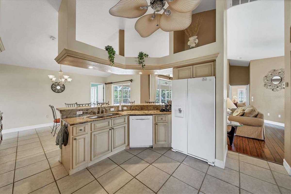 36 PINE VALLEY COURT — photo 12 of 42