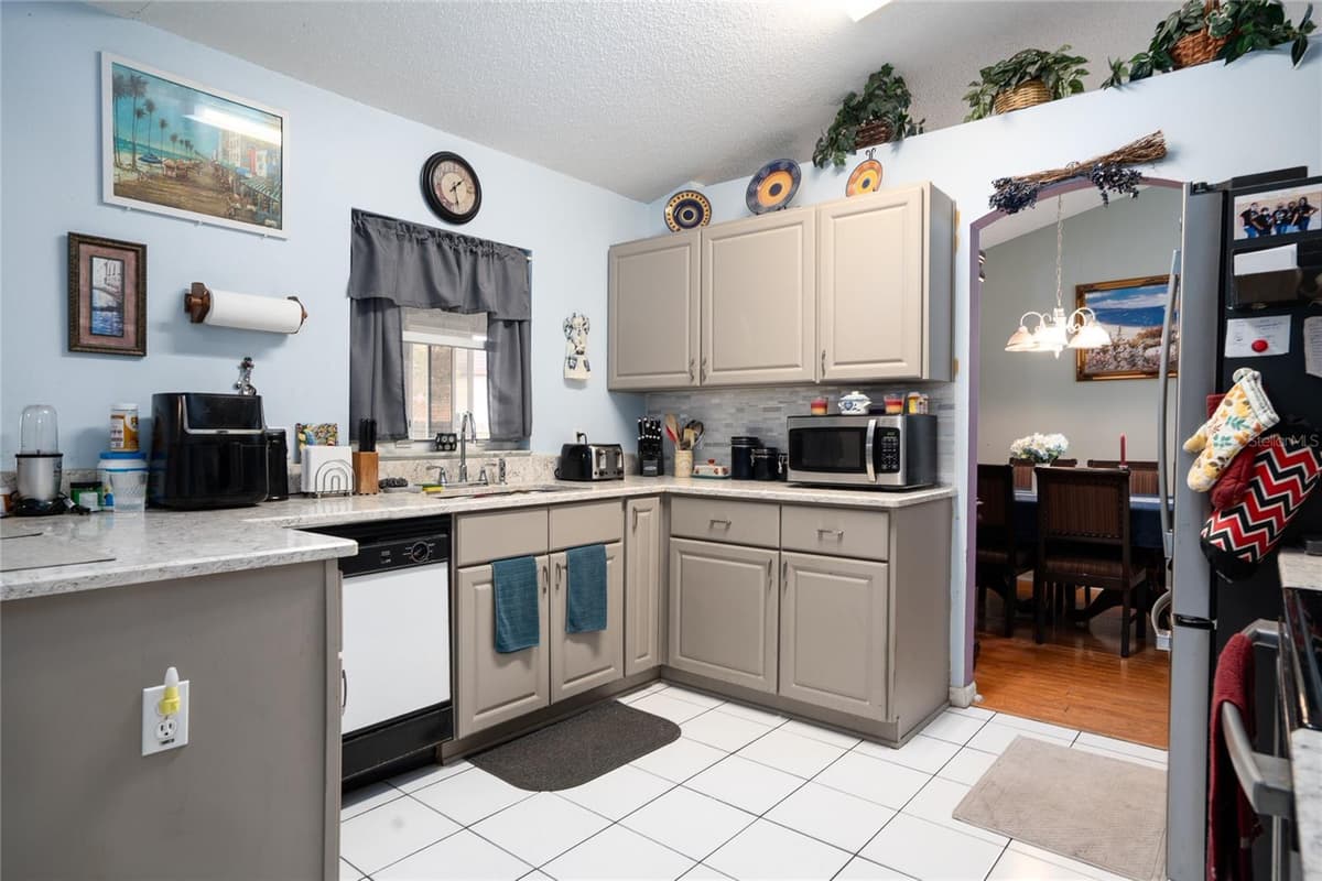 832 WHITE BIRCH COURT — photo 6 of 24