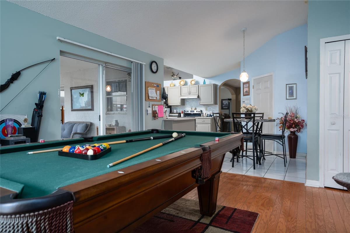 832 WHITE BIRCH COURT — photo 12 of 24