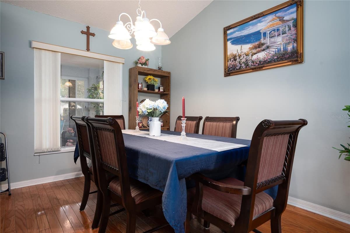 832 WHITE BIRCH COURT — photo 10 of 24