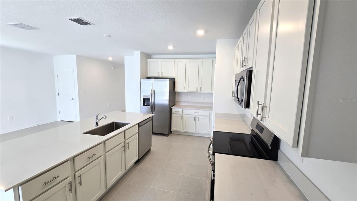 5618 GINGHAM DRIVE — photo 6 of 39